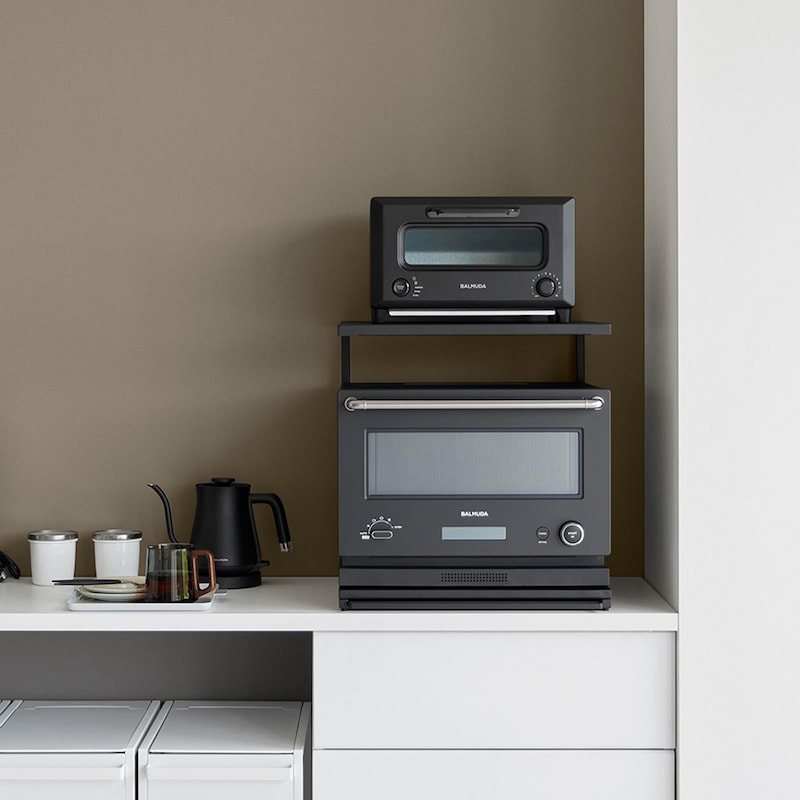 電子レンジとトースターを省スペースにまとめて置ける2段のラック