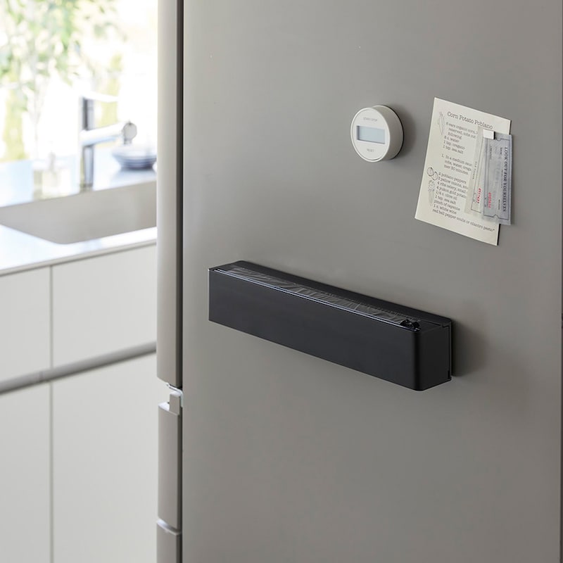 スムーズに取り出せてパッと切れる、スライドカッター付きラップケース