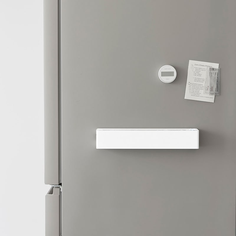 マグネットで冷蔵庫などに取り付け可能