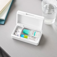 錠剤と目薬など持ち運びに便利です