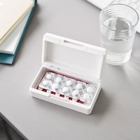 仕切りを取り外せばシートタイプの薬も収納可能