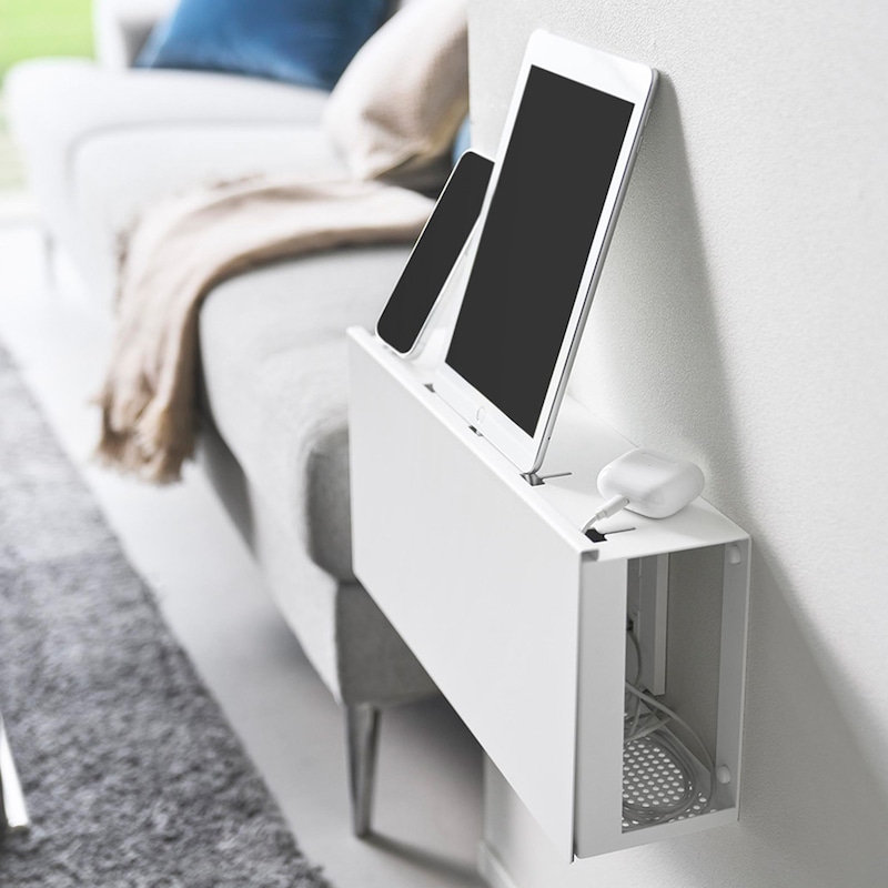 天板付きなので、スマホやイヤホンの充電置きに