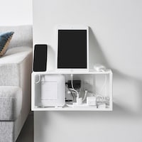 前面が取り外し式でコンセントの抜き差し等、作業が簡単に行えます