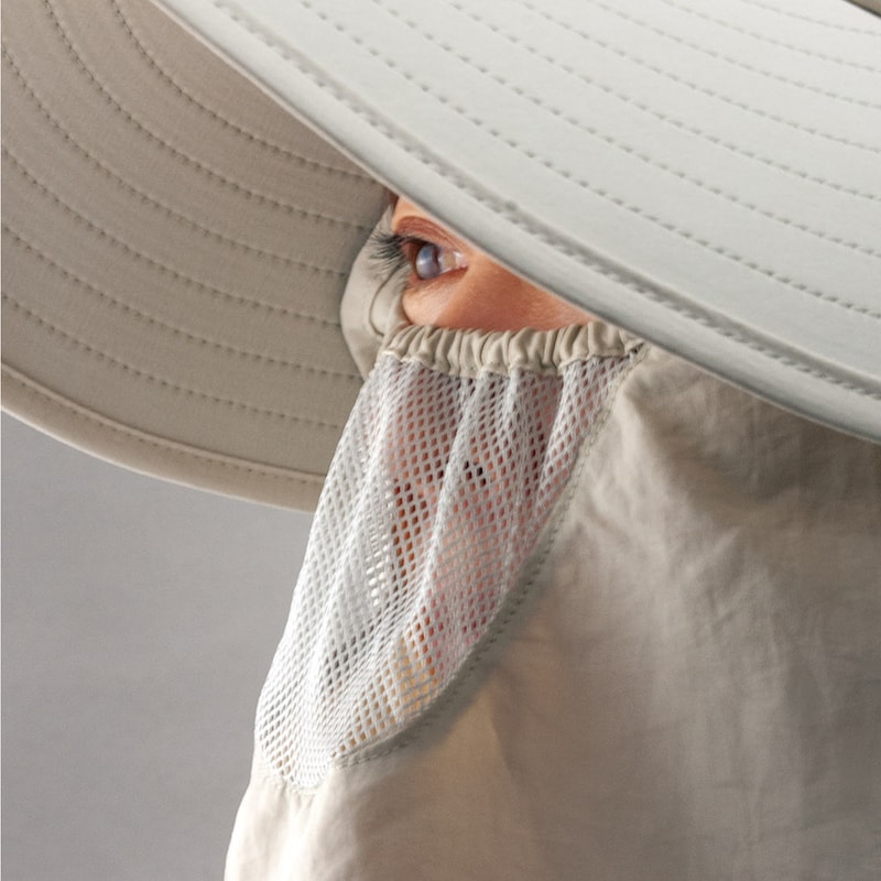 口元はメッシュ素材で通気性もよく呼吸もラク