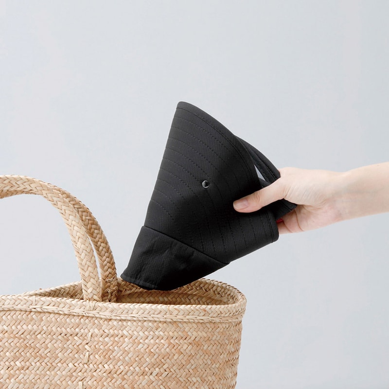 丸めてコンパクトに収納できます