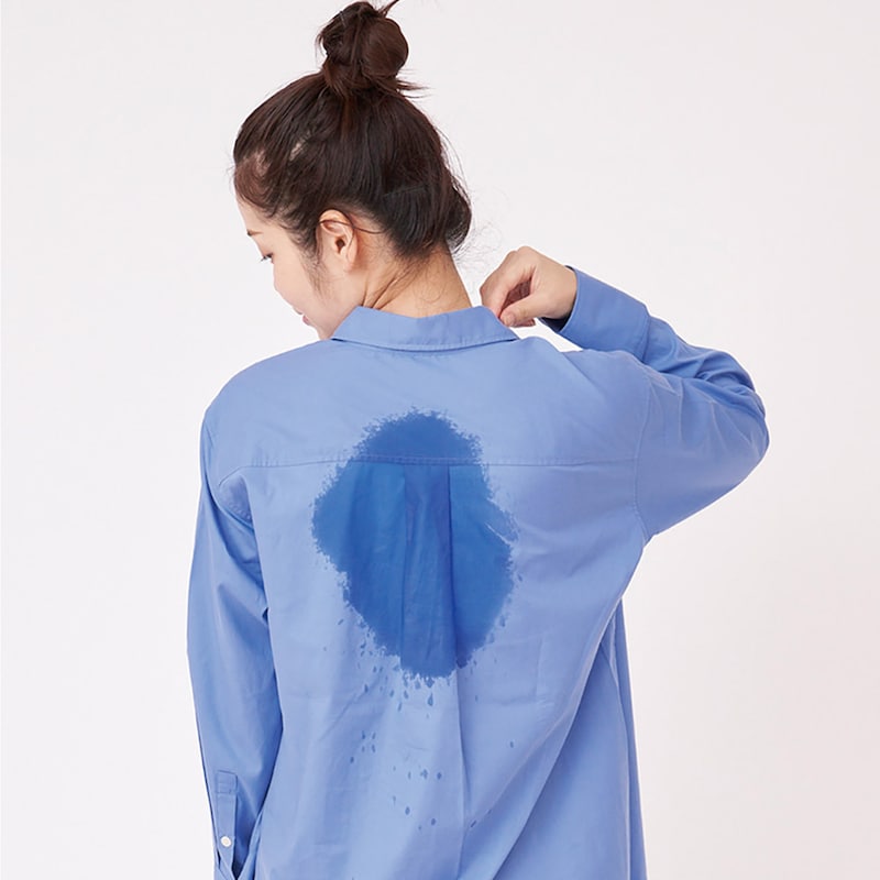 洋服に汗ジミがつくその前に。脱ぐだけでサラッと