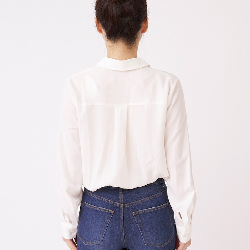 白いシャツの下に着ても目立ちにくい