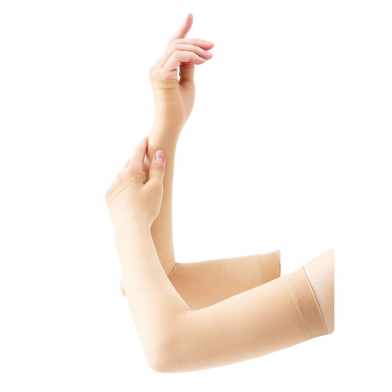 腕の気になるお悩みをカバーしてくれる極薄のアームカバー