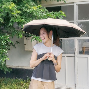 紫外線防止はもちろん、晴雨兼用で使え、軽量かつ丈夫なのも◎