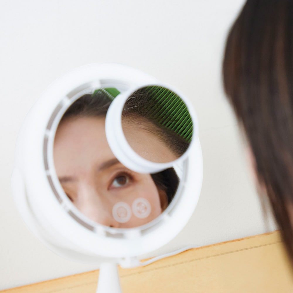 10倍の拡大鏡付き。取り外しできます