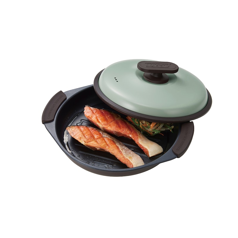 グリル調理をしたような焼き目がつく波型プレートを採用し、余分な脂も落ちてヘルシー