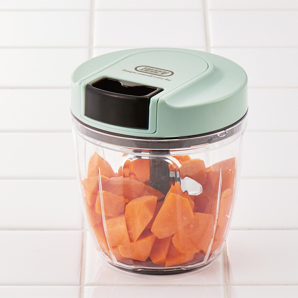 ②食材を容器に入れてフタをします