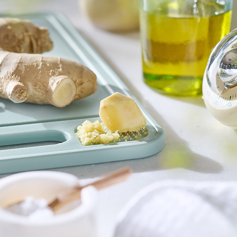 便利な薬味おろし付き