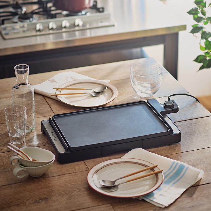 お手入れしやすいミニマルホットプレート