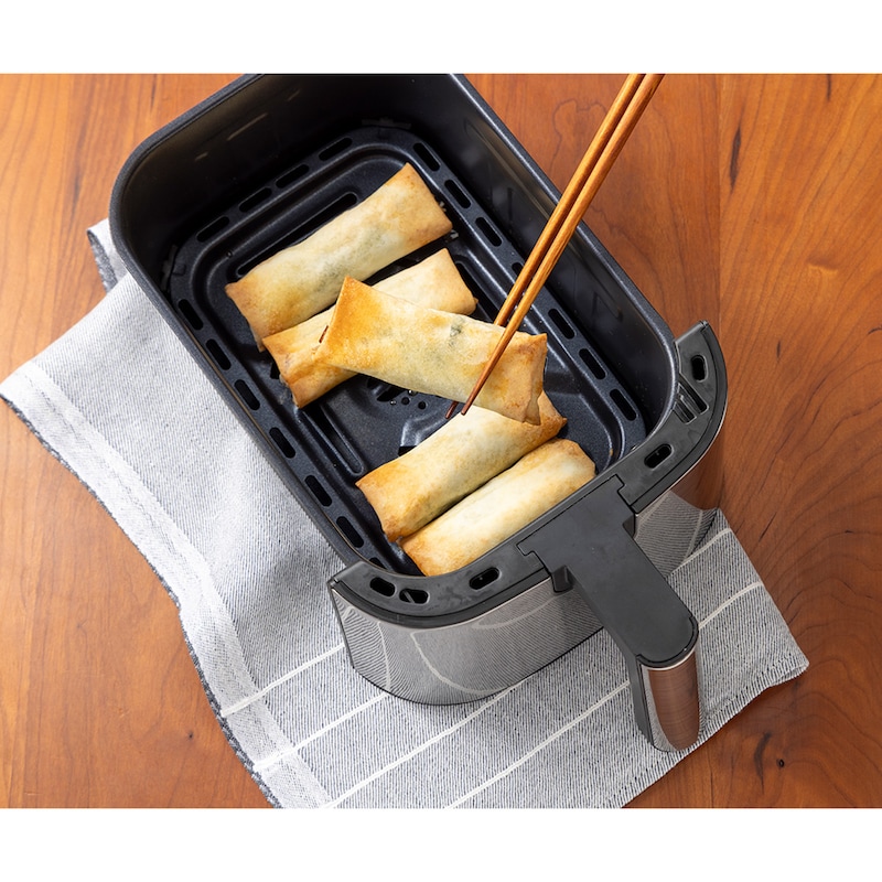 油はねや火傷の心配なし。においも抑えたクリーンな調理