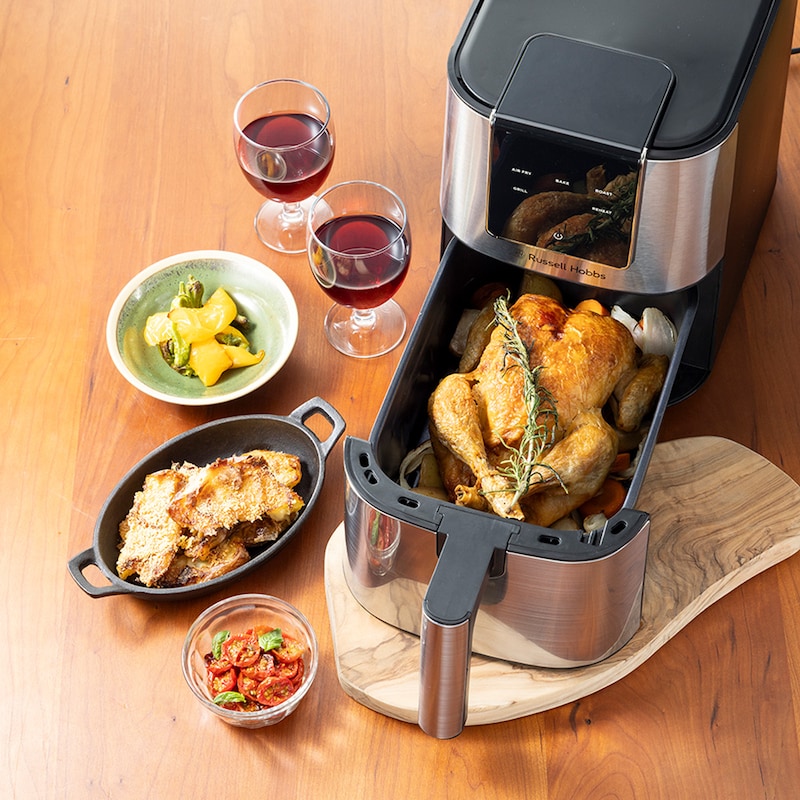 ファミリーサイズの3Ｌ容量ながら、スリム設計で省スペースに収まる