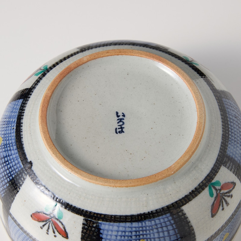 職人が1点1点手書きで仕上げています