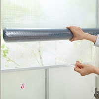 窓のサイズに合わせて、ハサミでカットできます