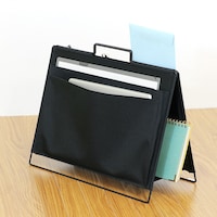 裏ポケットにはパソコンやiPadがすっぽり入ります
