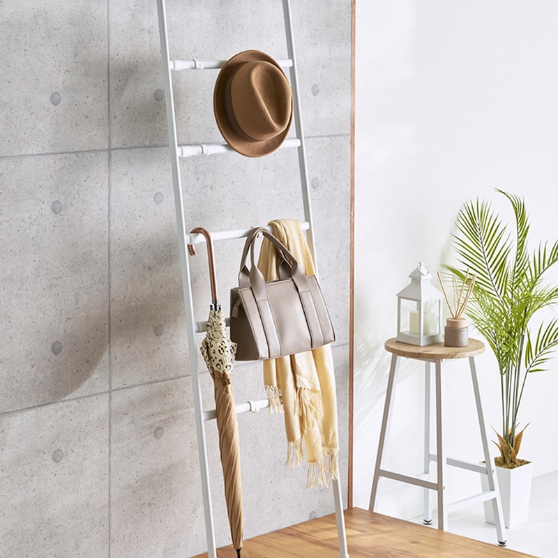 便利な小物フック付き