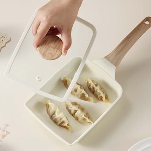 エッグパンとガラス蓋のセットで、料理の幅が大きく広がります