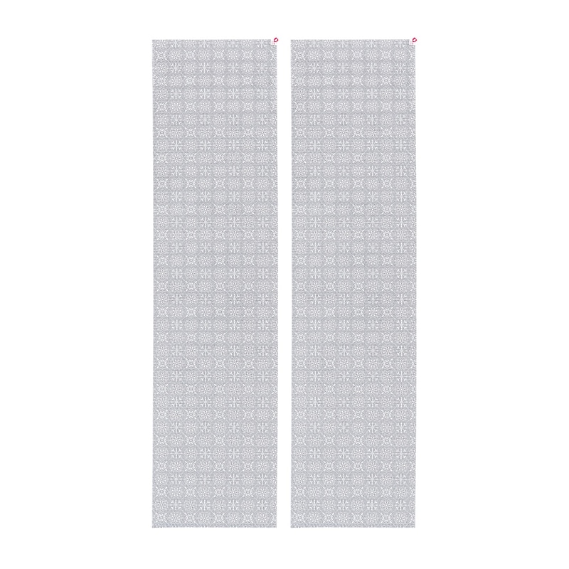 肩幅サイズだから貼りやすい45cm幅のシートサイズ