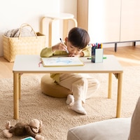 小テーブルはお子様のお絵描きテーブルにも便利