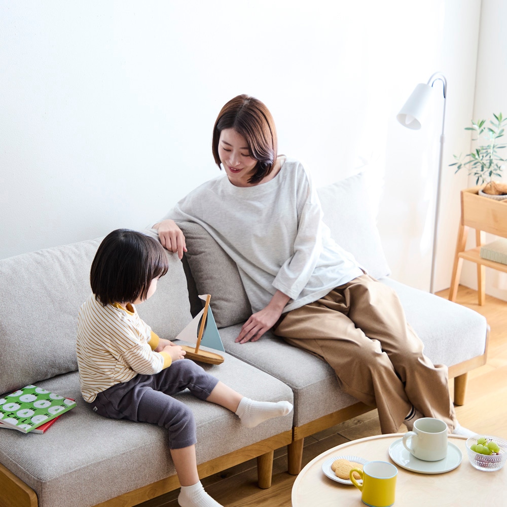 使用例：ベージュ(木脚)
