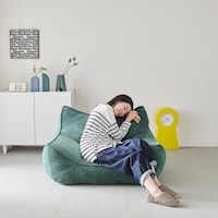 圧迫感なく置きやすいロースタイルソファー／グリーン