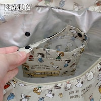 収納袋はホックが付いていて、バッグの内側に留めてポケットとして使用可能