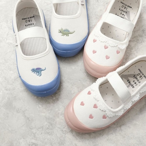 可愛い刺繍入り上靴