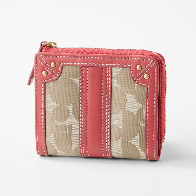 コーラルピンク