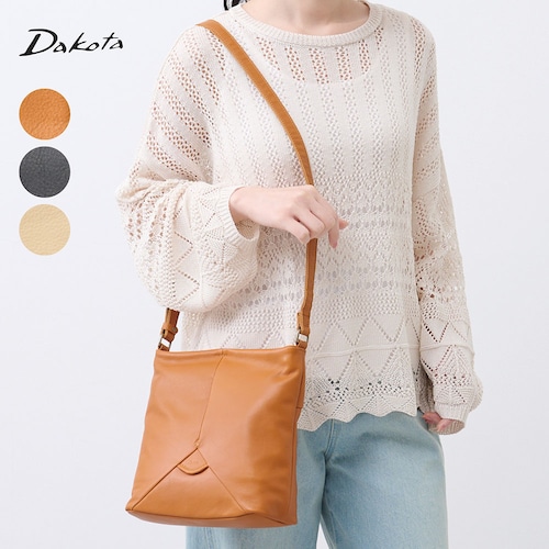 ソフトで軽やかな本革スクエア型ショルダーバッグ