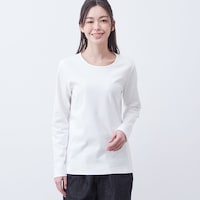 オフホワイト