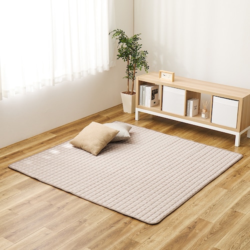 シンプルな無地デザインの冷感キルトラグ