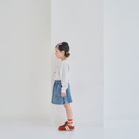 ケミカルウォッシュブルー／モデル身長107㎝、110サイズ着用