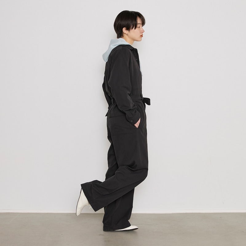 ミニマルなデザインが、シルエットの美しさを際立てる