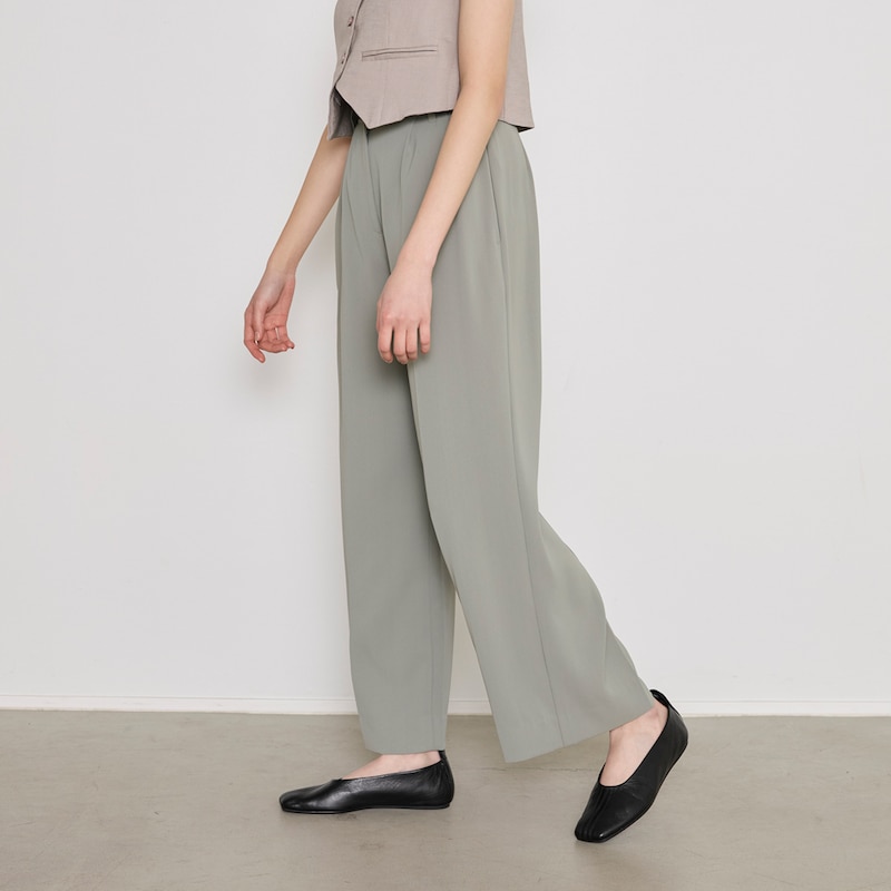 さらりとした質感で、ロングシーズン活躍