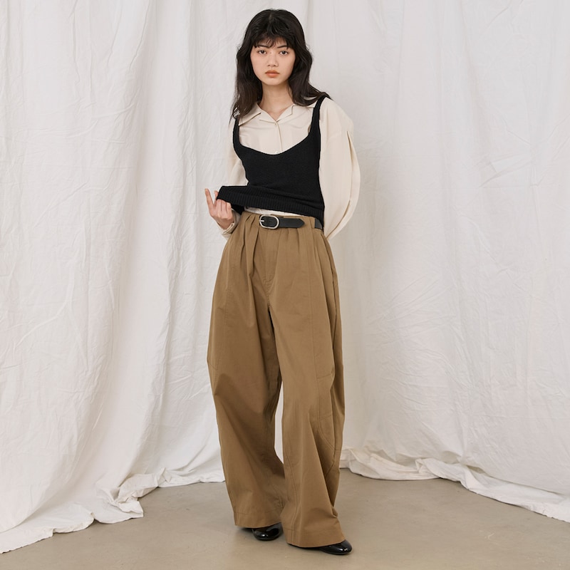 クロップド丈で、ボトムとのバランスも取りやすい