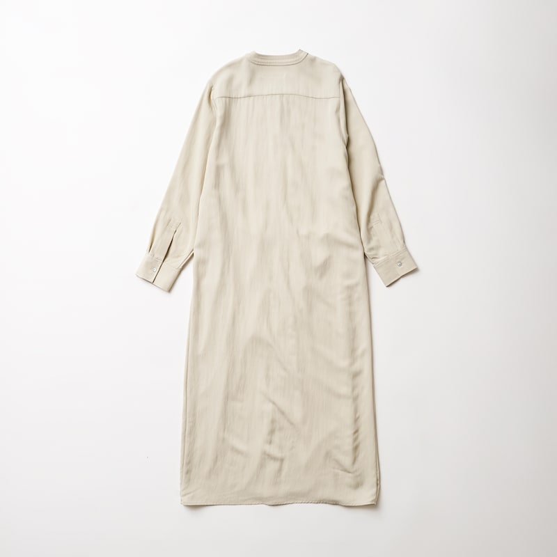 グレージュ　バック