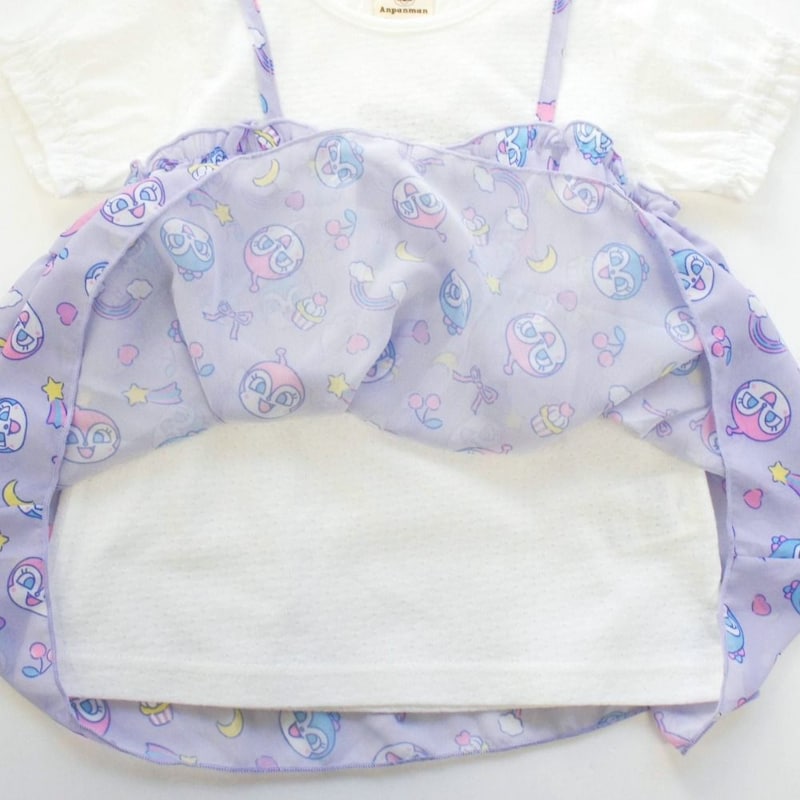 Tシャツにシフォンキャミをレイヤード