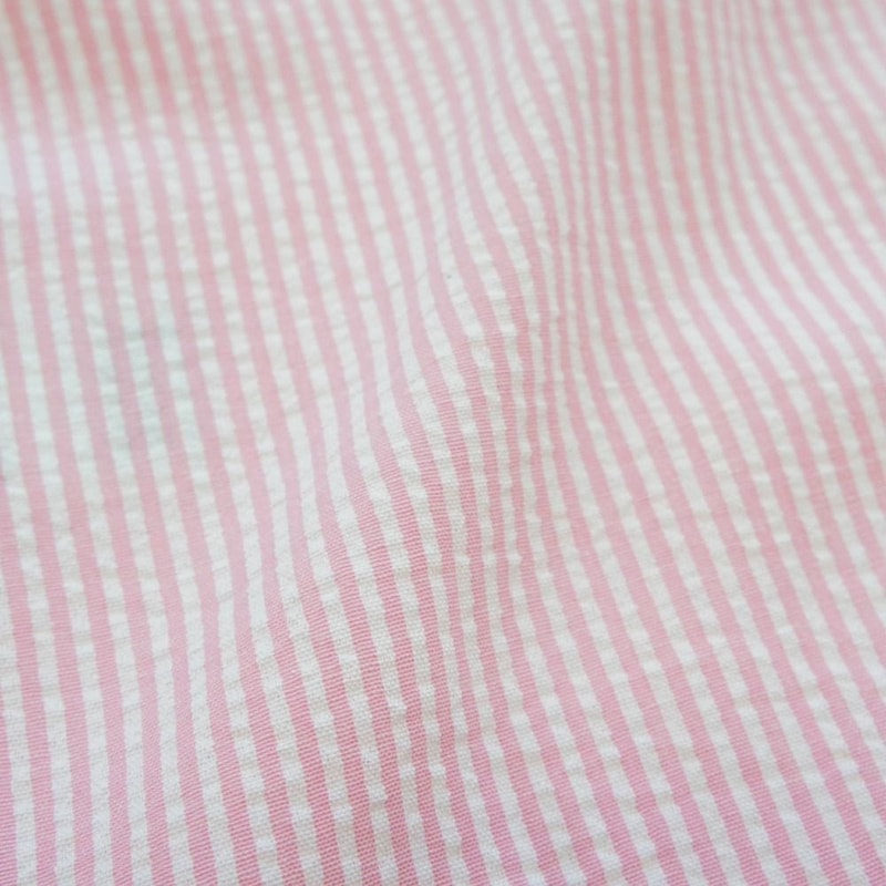 肌離れの良い涼やかなサッカー素材