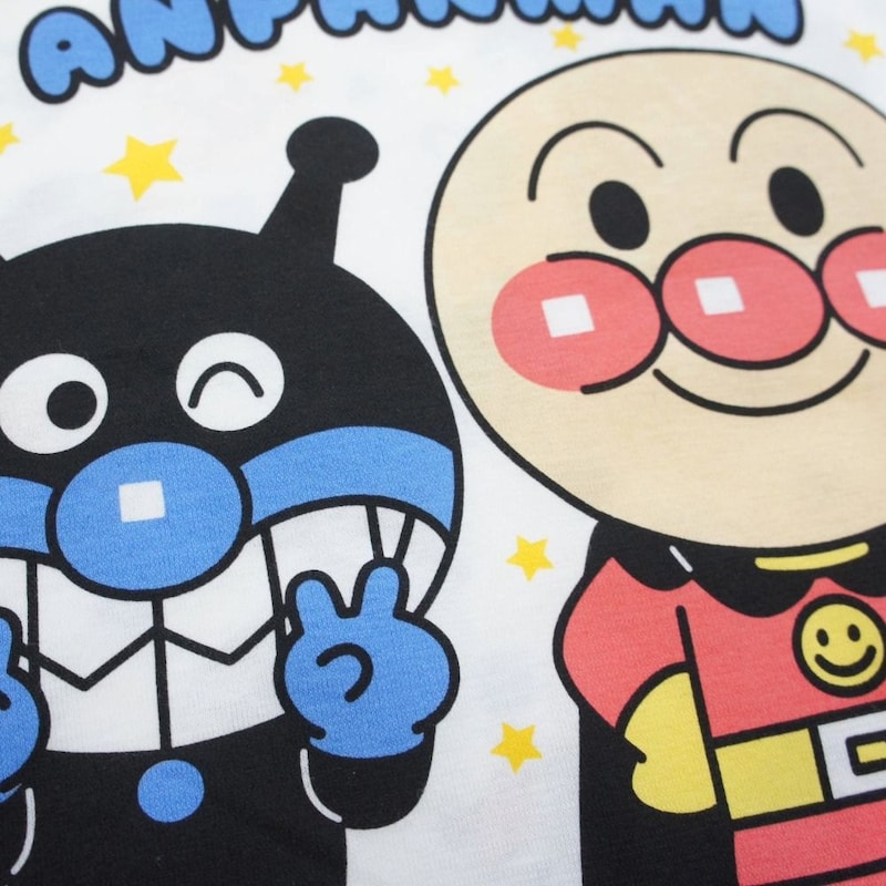 片面は大きなキャラクタープリント