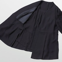 内側に便利なポケット付き