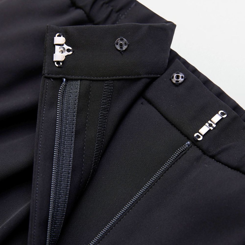 前ファスナー開き仕様