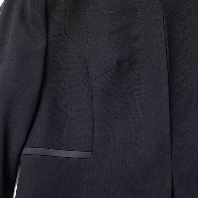 ジャケット：ダーツ部分