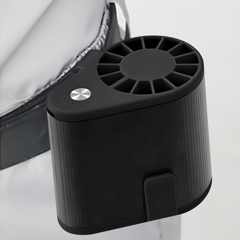 ベルトに本体ベルトフックをかけて装着します