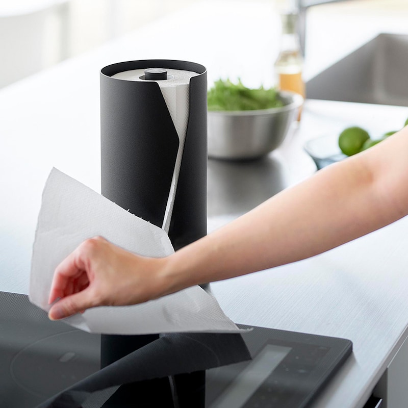 安定感のある構造で片手でもスムーズに引き出せ、特殊な形状のスリットでラクにカットできます