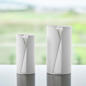 本体のしっかりとした重さと、底面の滑り止めによって、よりキッチンペーパーが切りやすくなっています