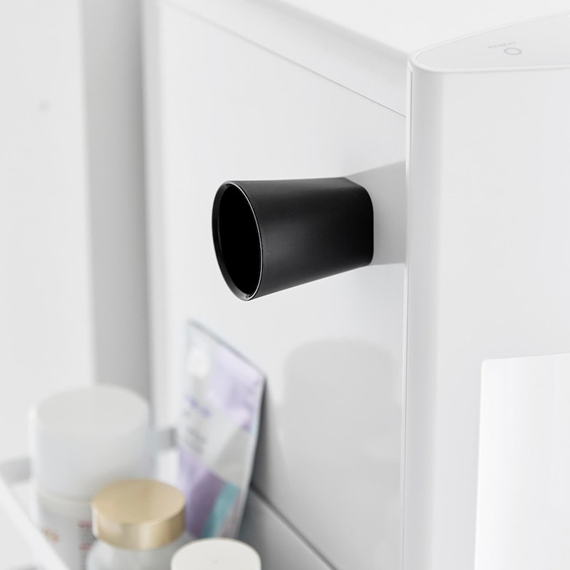 マグネットがつく場所であれば、タンブラーを直接壁面に取り付けることも可能